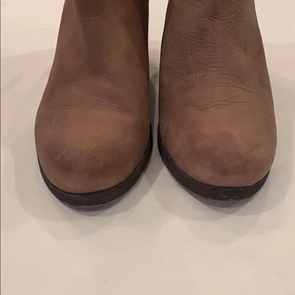 Lucky Brand Soft Brown Leather Ankle Boot Bootie - Picture 2 of 16